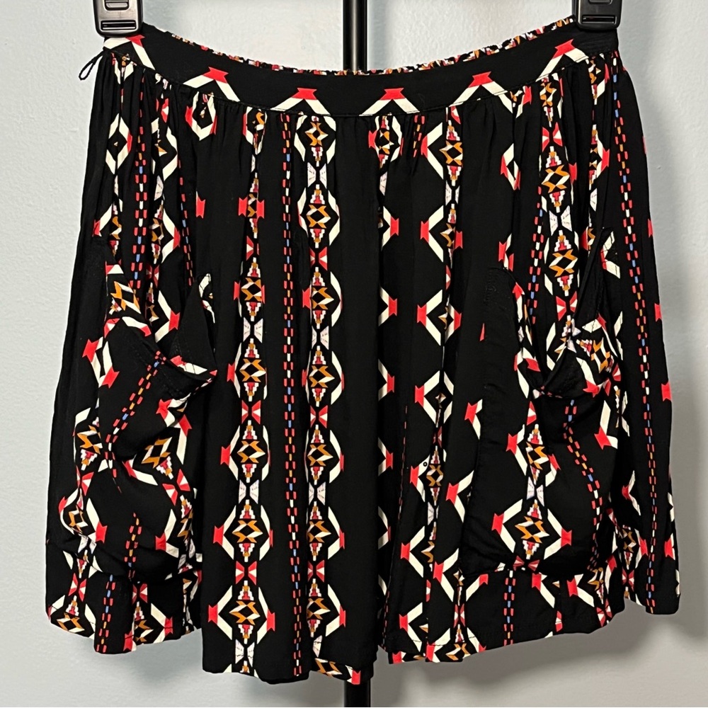 Forever 21 Women’s XS Short Black Aztec Flare Geometric Skirt Pockets Belt Loops